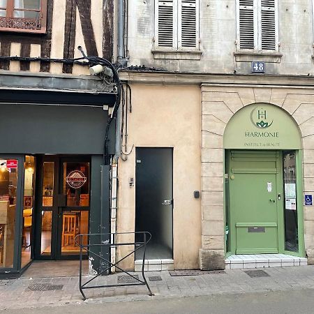 Appartement Complet Hyper Centre Auxerre Bagian luar foto